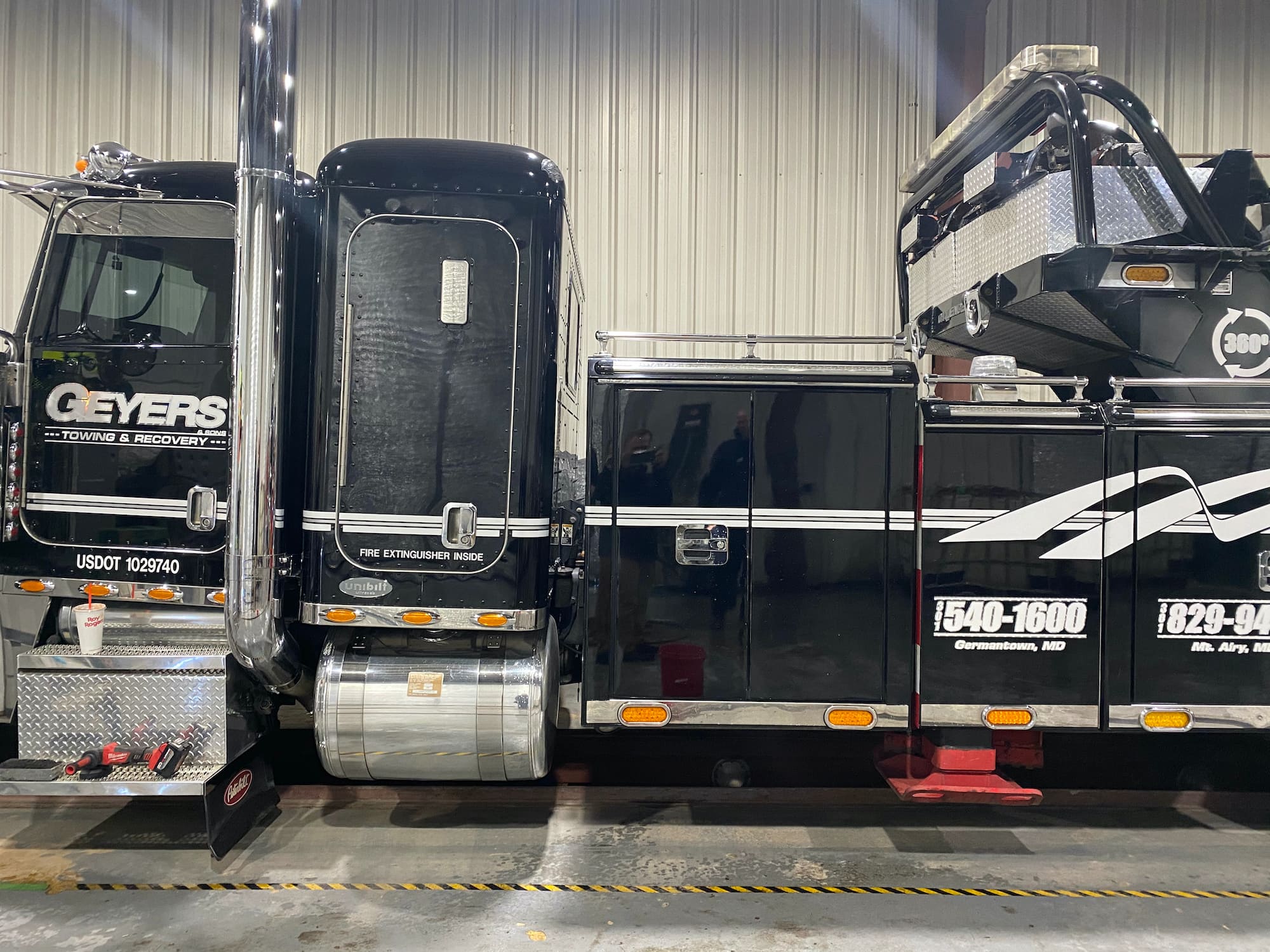 Geyers heavy recovery truck inside the service facility