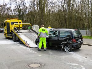 towing vs roadside assistance