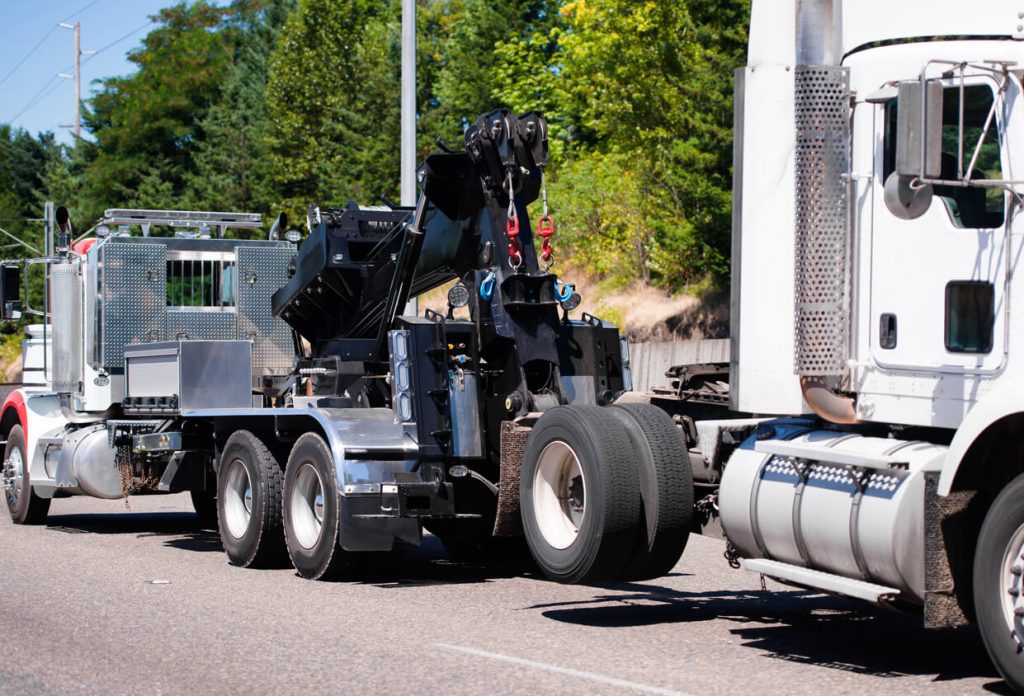 Geyers Auto Towing - Germantown - Towing a Big Rig