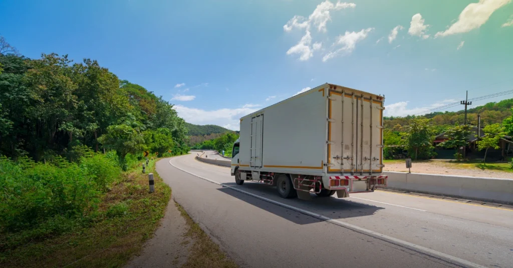 Open vs Enclosed Car Shipping: Choosing the Best Option for Your Vehicle 1